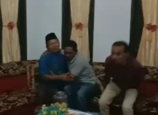 Kedua Kades  Menyudahi Pertengkaran
