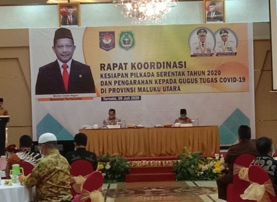 Tidak Hadir,Tito “Skakmat” Dua Kepala Daera Habis-Habisan