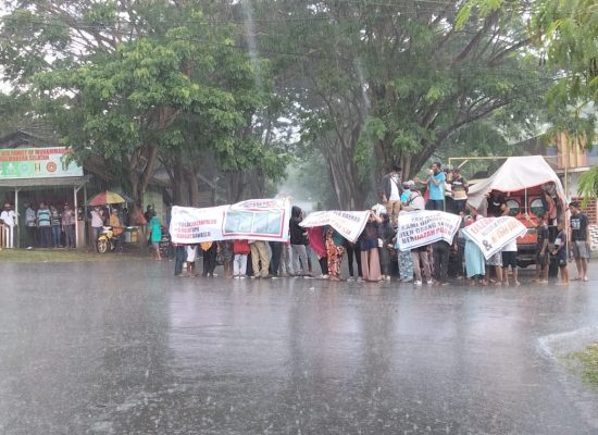 Lagi-lagi Polemik Dugaan Ijazah Palsu Usman Sidik Didemo
