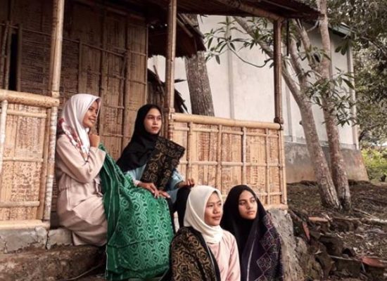 Tenun Asal Tidore Bakal Tampil Diacara Virtual Modest Fashion Show 2020