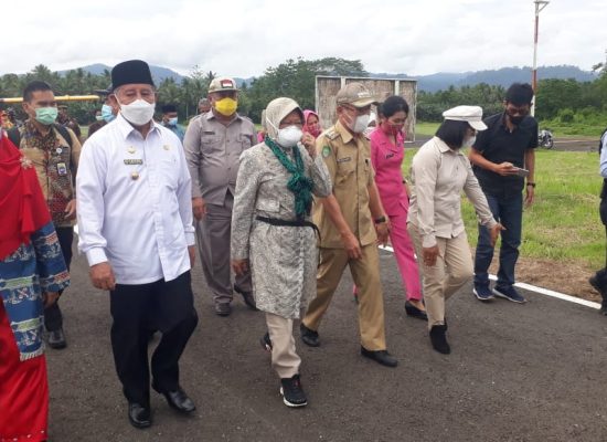 Tiba Di Ternate, Mensos Didampingi Gubernur Lanjut KeHalut