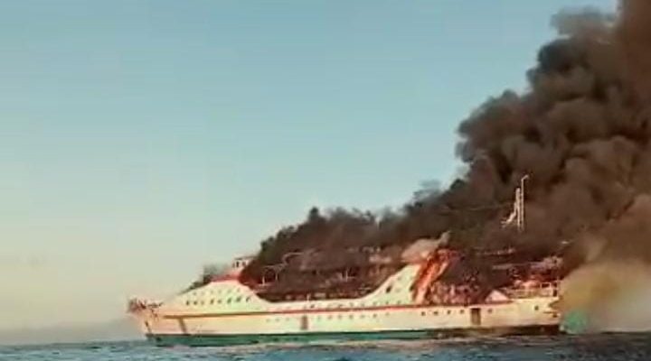 Kapal Rute Ternate-Sanana Terbakar Diperairan Lifmatola