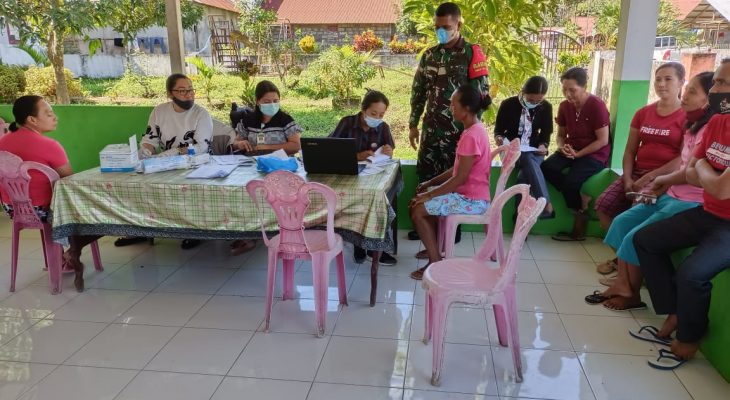 Babinsa Koptu Arnan Nagara Melaksanakan Pendampingan Vaksinasi Terhadap Warga Dosis I