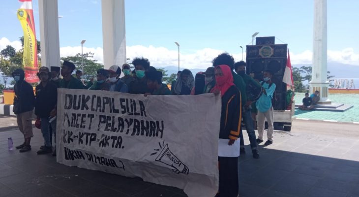 Pelayanan Dukcapil Dinilai Terbengkalai, BEM STAI Abussalam Demo Bupati Kepsul