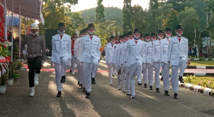 Wabup Kepsul Irup Penurunan Bendera Pada HUT RI Ke-76 Di Isda