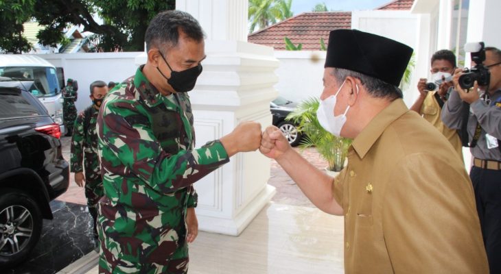 Pangdam XVI/Pattimura Silaturahmi Dengan Gubernur  Malut