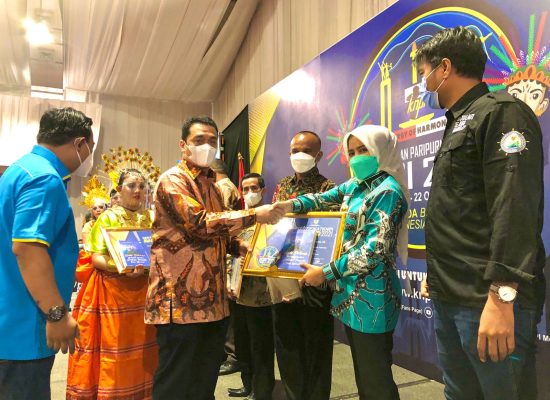 Bupati Kepsul Terima Penghargaan Dari DPP KNPI