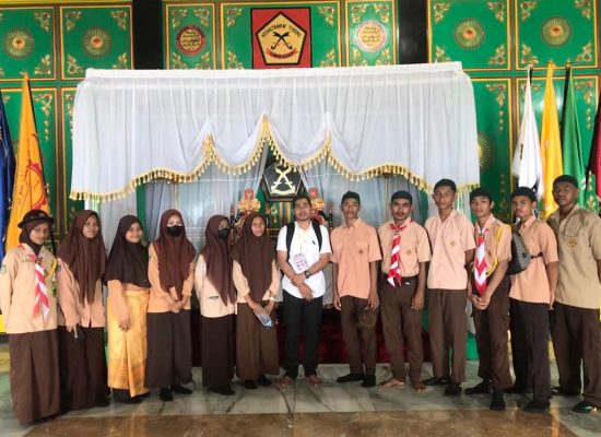 Siswa SMK 2 Tidore, Laksanakan Edukasi  Wisata Sejarah di Kadaton Kesultanan Tidore