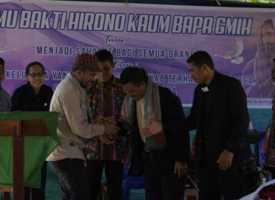 Joko Buka Kegiatan Temu Bakti Kaum Bapa GMIH Gereja Injil Jemaat Kyriakon Akesibu
