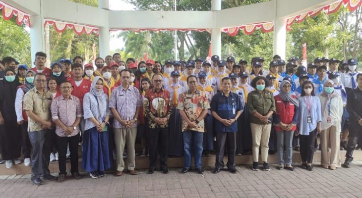 Bupati James Lepas Kontingen PMI Halbar