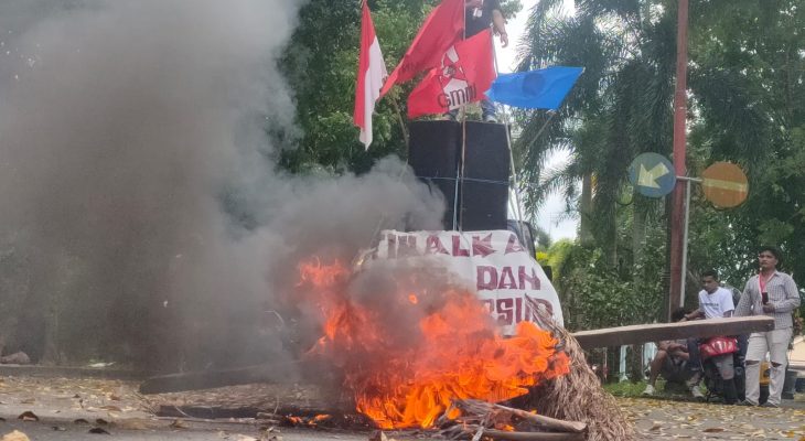 Waow! Masa Aksi Sebut Bupati Halmahera Barat “Banci” Dan Pengecut