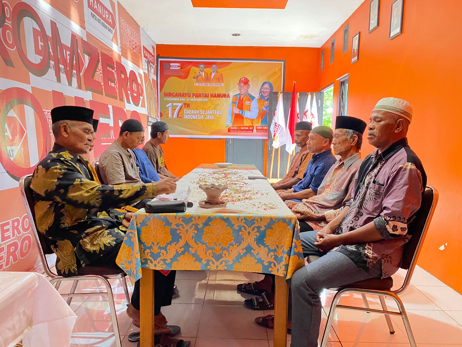 Peringati HUT Ke-17, DPC Partai Hanura Berikan Santunan Anak Yatim Dan Janda