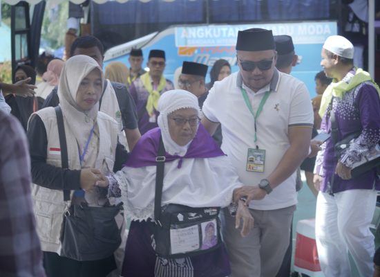 Salah Satu Calon Jama’ah Haji Halbar Terpisah Dari Kloter 11