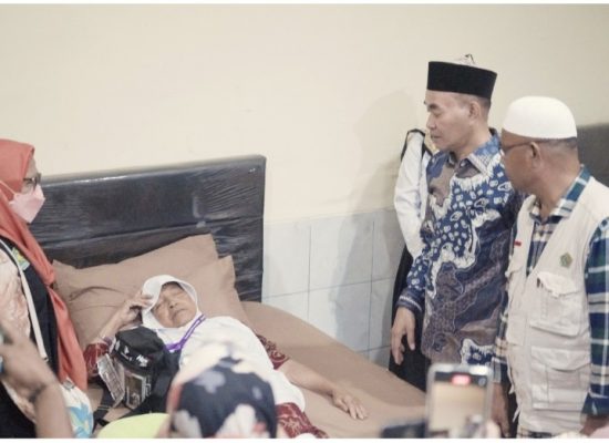 Wabup Halbar Kunjungi dan Memastikan Kesehatan CJH Halbar di Asrama Haji Makassar