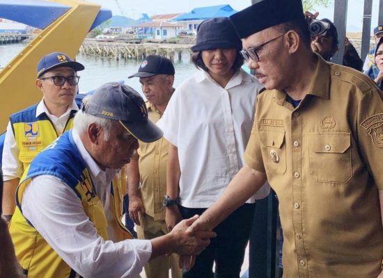 Tinjau Pasar Jailolo Menteri PUPR Dijemput Oleh Bupati James Uang