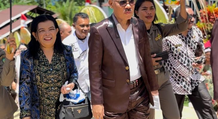 Bupati James Akhirnya Ungkap Hubungannya Bersama Istri