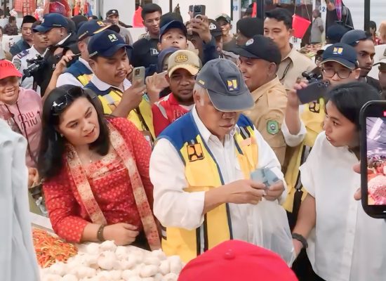 Irine Gandeng Juliche Dampingi Menteri PUPR Saat Kunjungi Di Halbar