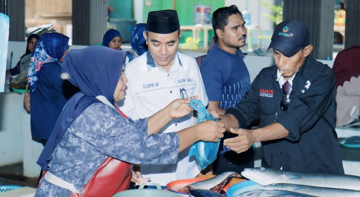 Kampanye Blusukan Ramaikan Pasar Jailolo Paslon JUJUR Jadi Lagi
