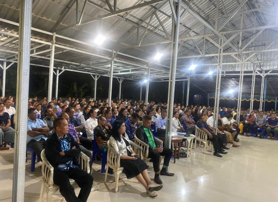 Paslon James Uang Gelar ibadah Mengenang Mendiang Beny Laos