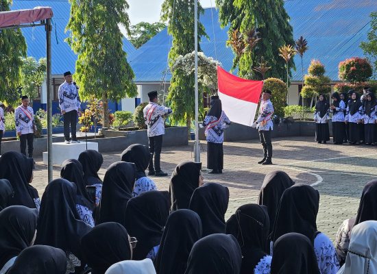 PGRI Tidore Selatan Sukses Gelar Upacara HUT PGRI &HGN ke-79