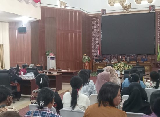 DPRD Halbar Gelar  RDP Bersama Honorer